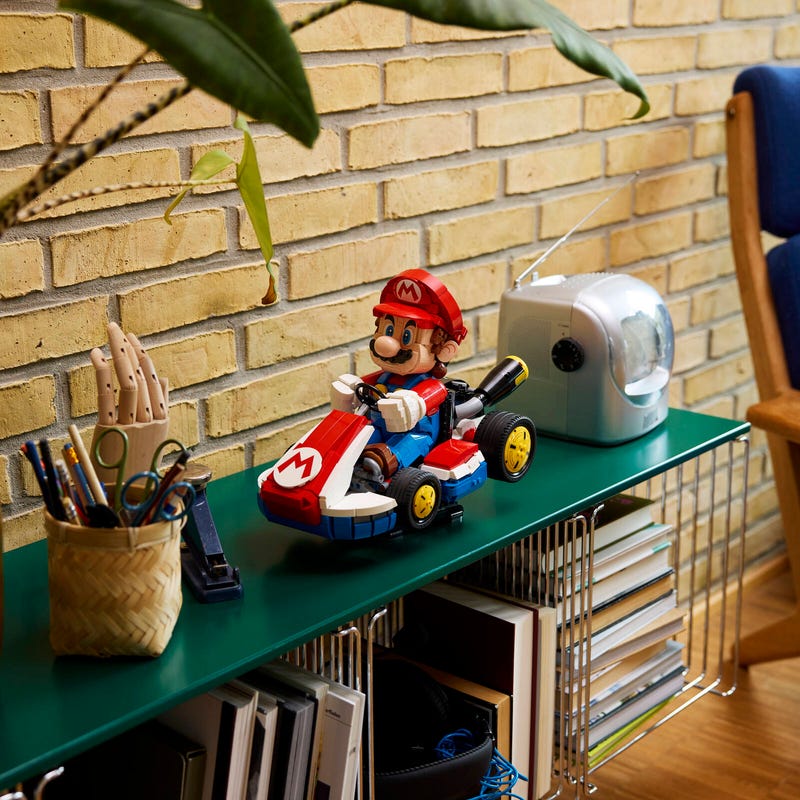 LEGO® Mario Kart™ – Mario & Standard Kart