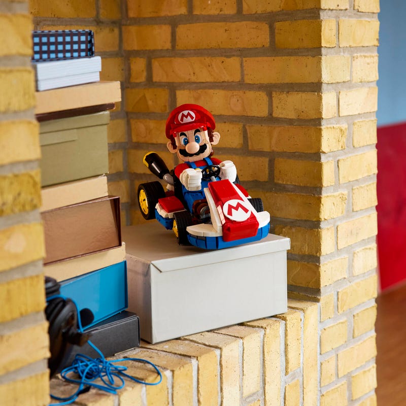LEGO® Mario Kart™ – Mario & Standard Kart